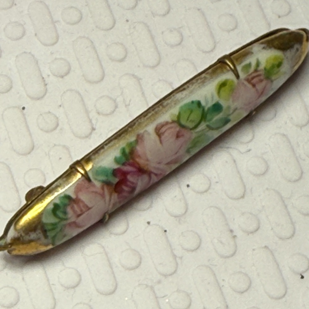 Floral Gold Women's Brooch. C clamp
